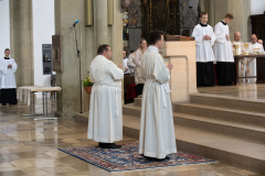 albm2305qy1LsgRbyUK65UHCL9Sy